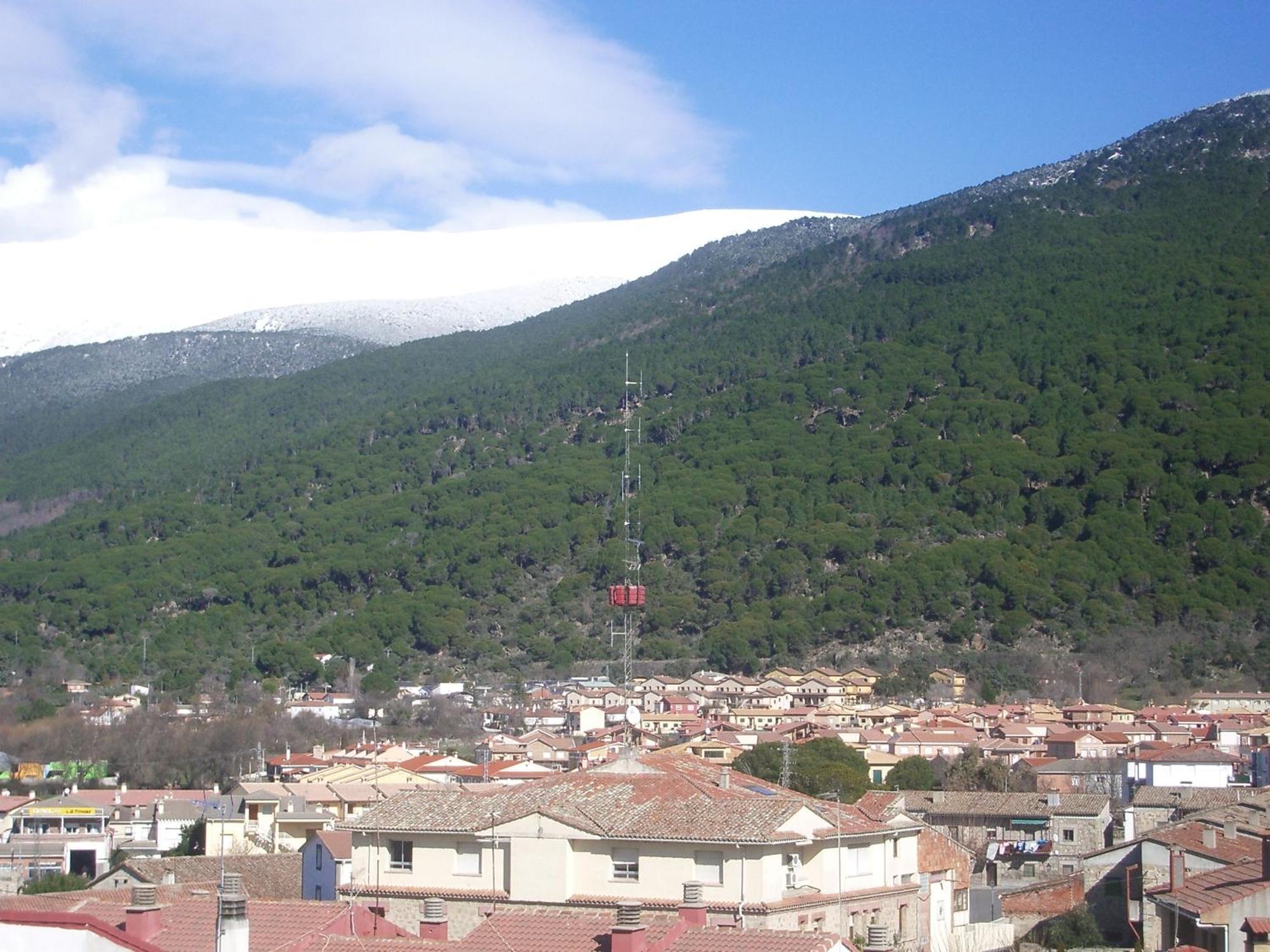 Appartamento Edificio Reyes La Adrada Esterno foto